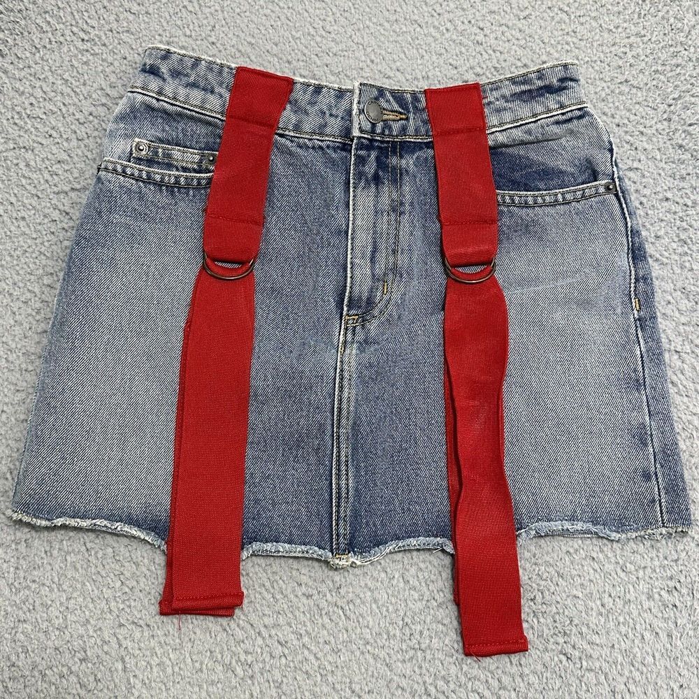 Carmar  Yukon Colin Denim Strap Mini Skirt Size 26‎ Light Wash  Made In USA